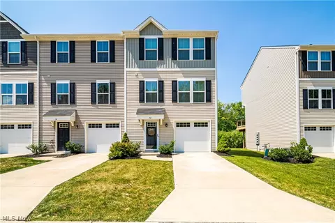 72 Maple Spring Dr, Painesville, OH 44077