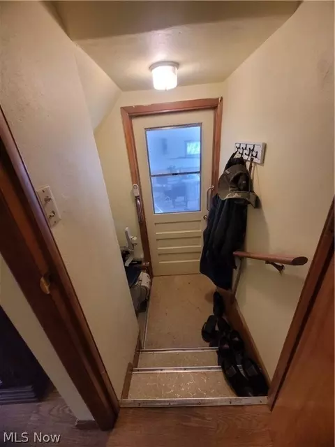Entry Way - 1192 Bell Ave, Elyria, OH 44035 photo 3 of 3