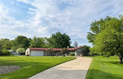 7505 Devon Ln, Chesterland, OH 44026