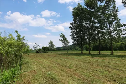 5115 School House Rd, Frazeysburg, OH 43822