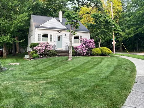 6073 Ravine Blvd, Parma, OH 44134