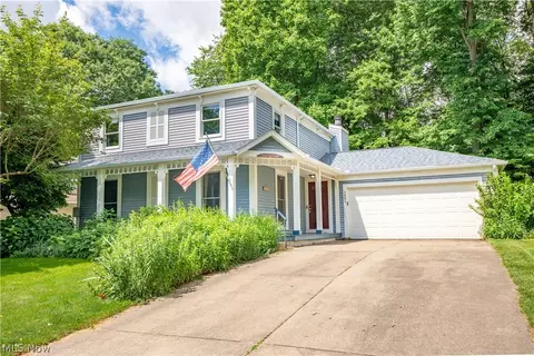 7801 Chatham Ave NW, North Canton, OH 44720