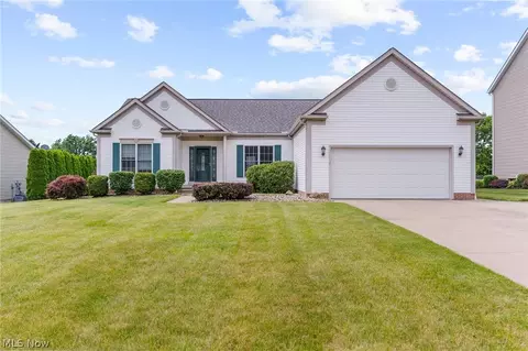 466 Rolling Hills Dr, Wadsworth, OH 44281