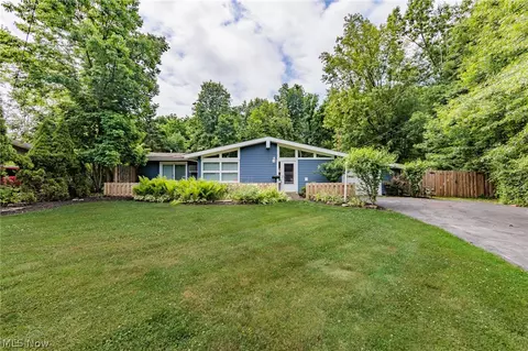 4936 Horizon Dr, Richmond Heights, OH 44143