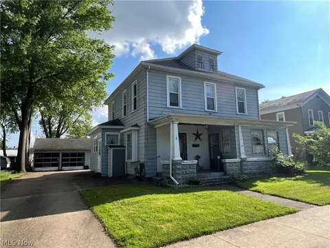 444 Ray Ave NW, New Philadelphia, OH 44663
