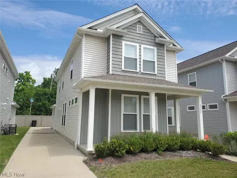 3544 Gerome Ct, Cleveland, OH 44105
