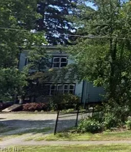 41 Henry St, Berea, OH 44017