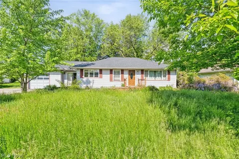 6171 Porter Dr, Farmdale, OH 44417