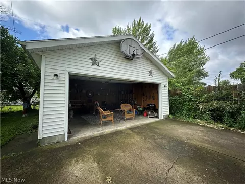 135 Hamilton St, Elyria, OH 44035 photo 11