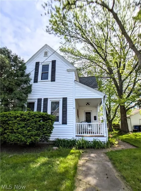 1440 Graber Dr, Lakewood, OH 44107