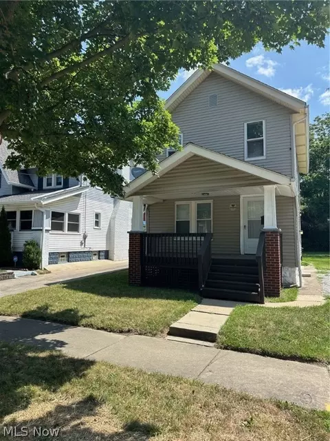 525 Noah Ave, Akron, OH 44320