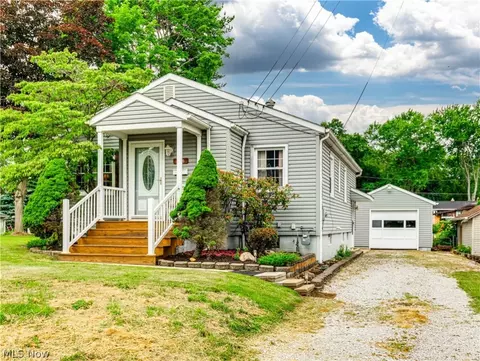 630 Crawford Ave, Barberton, OH 44203