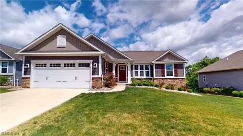 5721 Quarry Lake Dr SE, East Canton, OH 44730