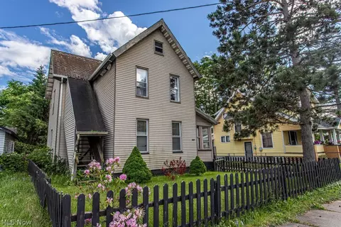 938 South St, Warren, OH 44483