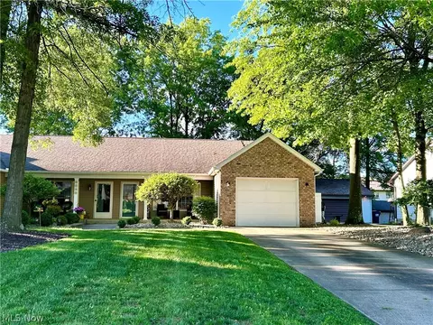 5745 Callaway Cir, Austintown, OH 44515