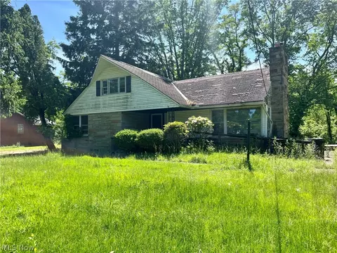 6400 Case Rd, North Ridgeville, OH 44039