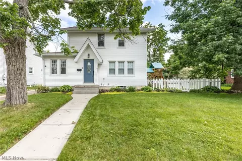 1631 Ohio Ave, Cuyahoga Falls, OH 44223