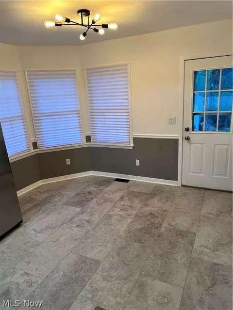 245 E 211th St, Euclid, OH 44123 photo 12
