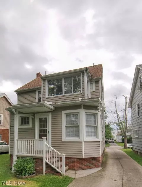 245 E 211th St, Euclid, OH 44123 photo 5