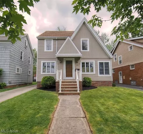 245 E 211th St, Euclid, OH 44123