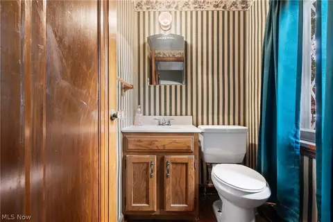 Bath - 217 Montrose Ave NW, Canton, OH 44708 photo 1 of 2
