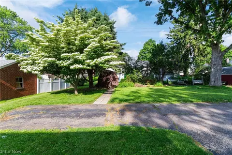Exterior - 217 Montrose Ave NW, Canton, OH 44708 photo 4 of 7