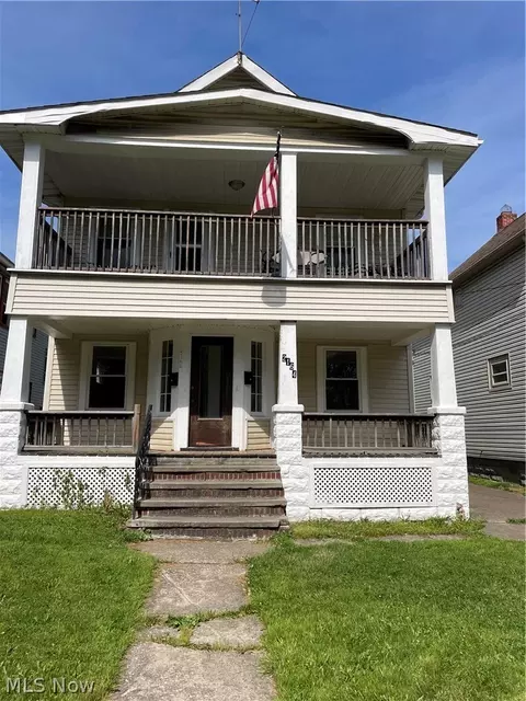 2164 W 100th St, Cleveland, OH 44102
