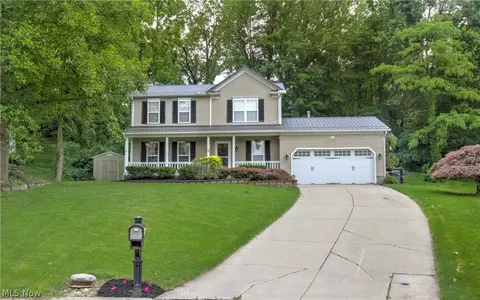 445 Appletree Ct, Painesville, OH 44077