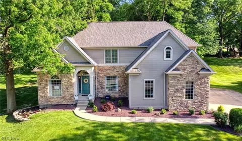 Exterior - 225 Colonial Dr, Canfield, OH 44406 photo 1 of 8