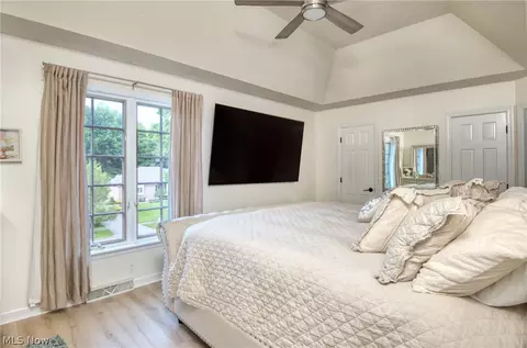 Bedroom - 225 Colonial Dr, Canfield, OH 44406 photo 2 of 5