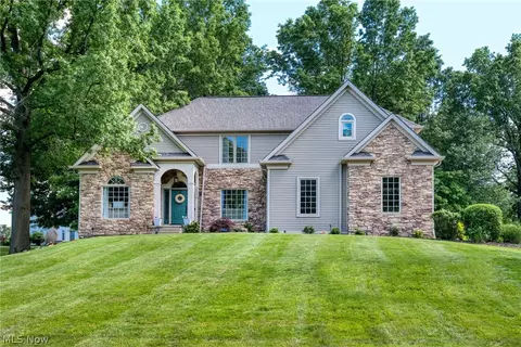 Exterior - 225 Colonial Dr, Canfield, OH 44406 photo 8 of 8