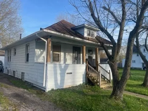 1551 Woodbine Ave SE, Warren, OH 44484