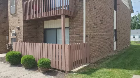 6415 Princeton Ct #101, Parma Heights, OH 44130