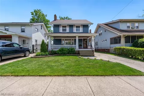 17611 Fries Ave, Lakewood, OH 44107