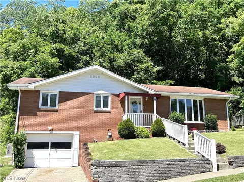113 Bass Dr, Weirton, WV 26062