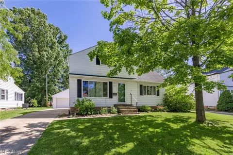 33680 Baldwin Rd, Solon, OH 44139