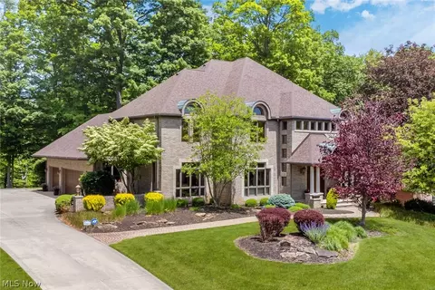 1269 Homestead Creek Dr, Broadview Heights, OH 44147