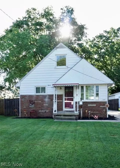 1595 9th St, Cuyahoga Falls, OH 44221