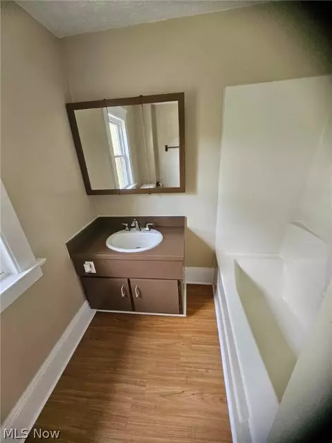 Bath - 146 Bell Ave, Elyria, OH 44035 photo 1 of 4