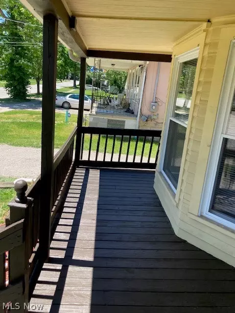 Exterior - 146 Bell Ave, Elyria, OH 44035 photo 2 of 4