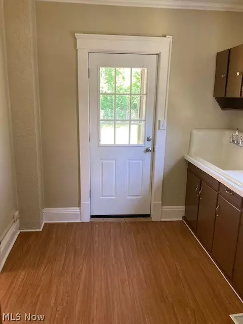 Entry Way - 146 Bell Ave, Elyria, OH 44035 photo 4 of 4