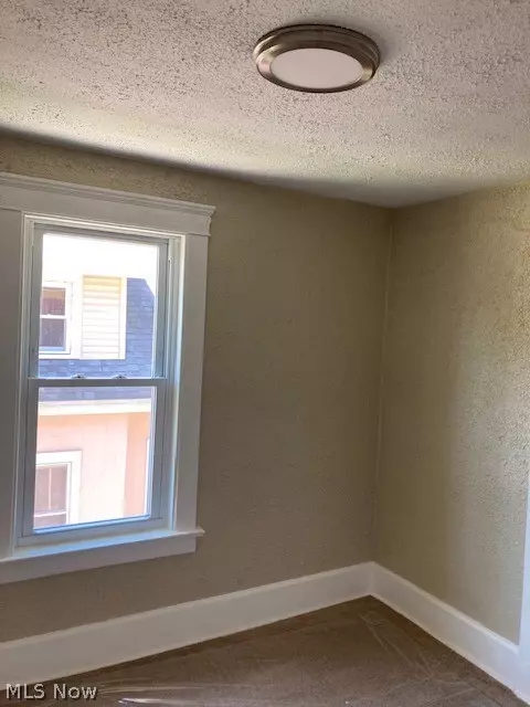 Bedroom - 146 Bell Ave, Elyria, OH 44035 photo 3 of 5