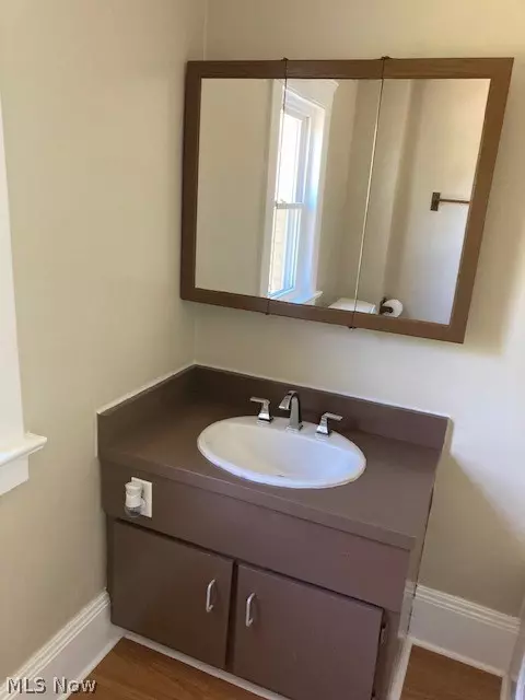 Bath - 146 Bell Ave, Elyria, OH 44035 photo 3 of 4