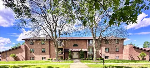 600 Tollis Pkwy #311, Broadview Heights, OH 44147