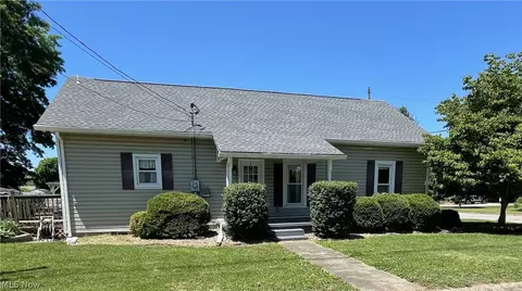 714 Caroline Ave, Williamstown, WV 26187