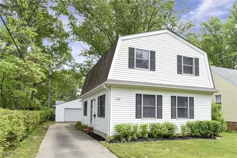 109 Forest Hill Dr, Avon Lake, OH 44012