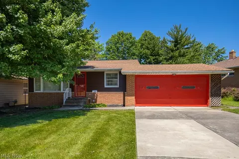 4446 Hillcroft Dr, Warrensville Heights, OH 44128