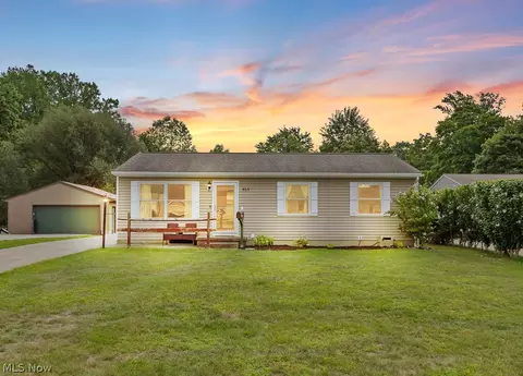 815 Tallkron Dr, Akron, OH 44305