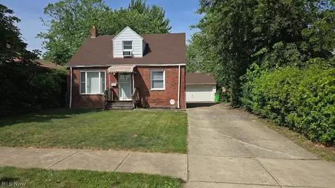 932 E 214th St, Euclid, OH 44119