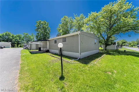 205 Cedar Brook Dr, Elyria, OH 44035 photo 2